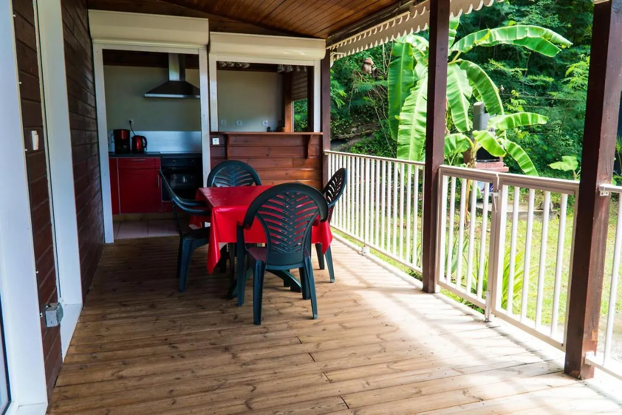 Prázdninový dům Vila Bungalow Enchanteur A Bouillante Avec Vue Sur La Mer